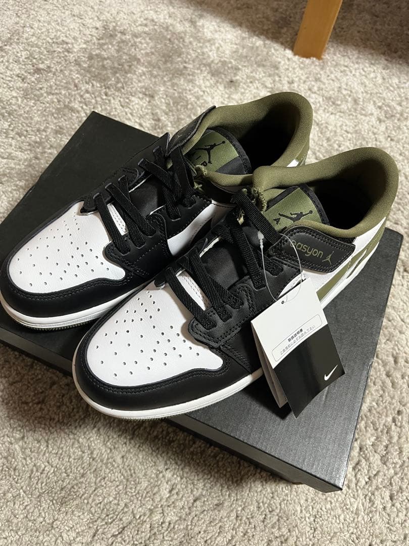 【新品】Nike Air Jordan 1 Low ホワイト/ブラック/オリーブ