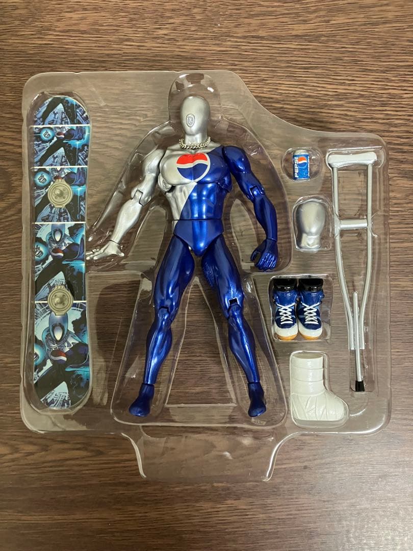 ペプシマン ウルトラフリーポーズフィギュア(NEWブルー) - メルカリ