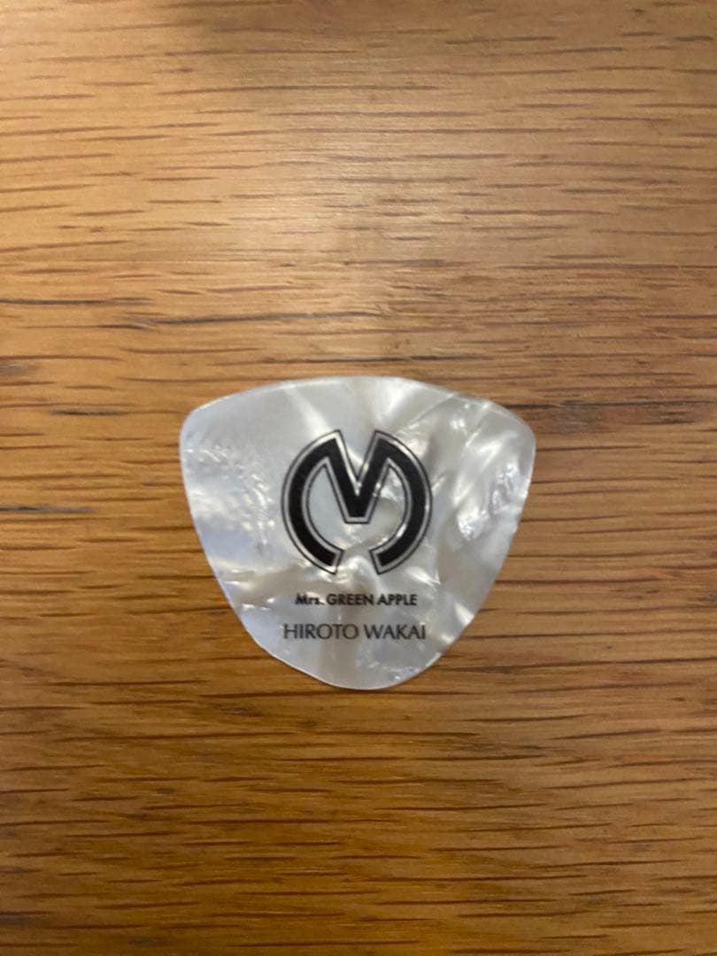 Mrs.GREEN APPLE 若井滉斗本人使用 ギターピック - メルカリ