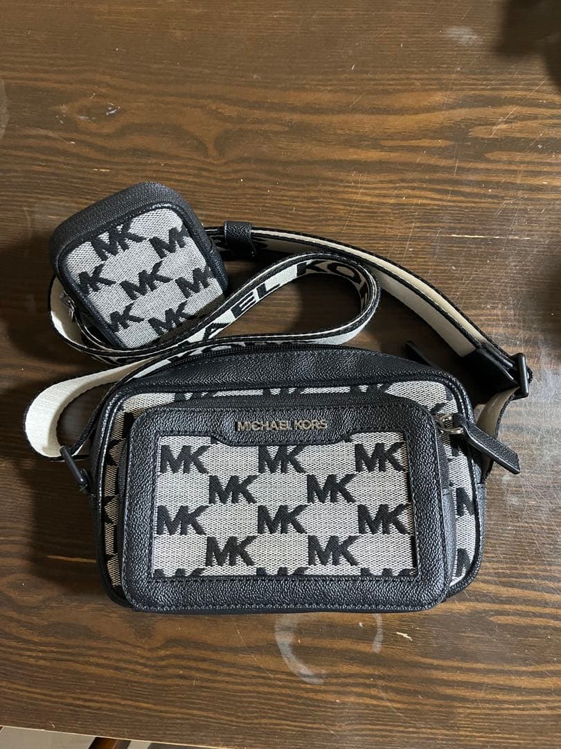 MICHAEL KORS MENS COOPER ダブルジップカメラバッグ