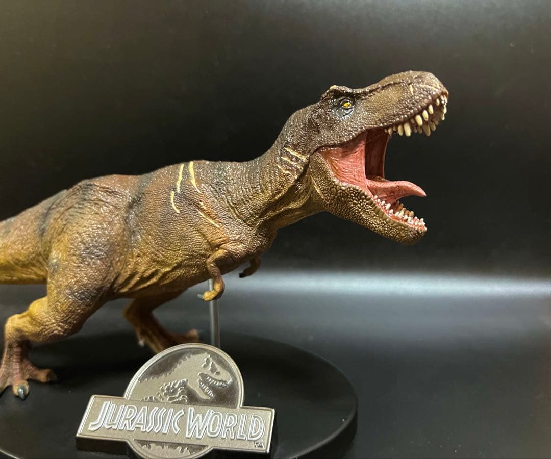 リペイント ジュラシック・ワールド ティラノサウルス - メルカリ