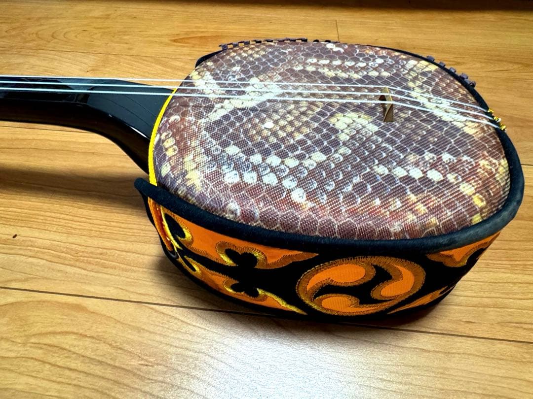 【美品】三線本体 蛇皮装飾