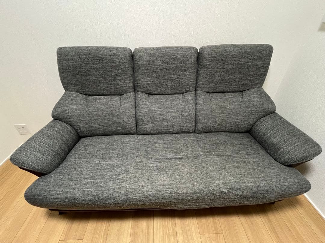 ニトリ　3人掛けソファ　コウテイ3