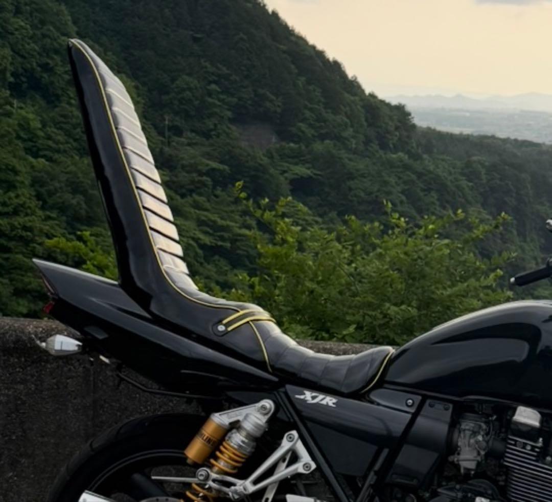 XJR400R 後期黒 1エナ60cm 三段シート/完成品 補強入り XJR400前期3段シート 黒金エナ/三段シート60cm 4HM 400R - メルカリ