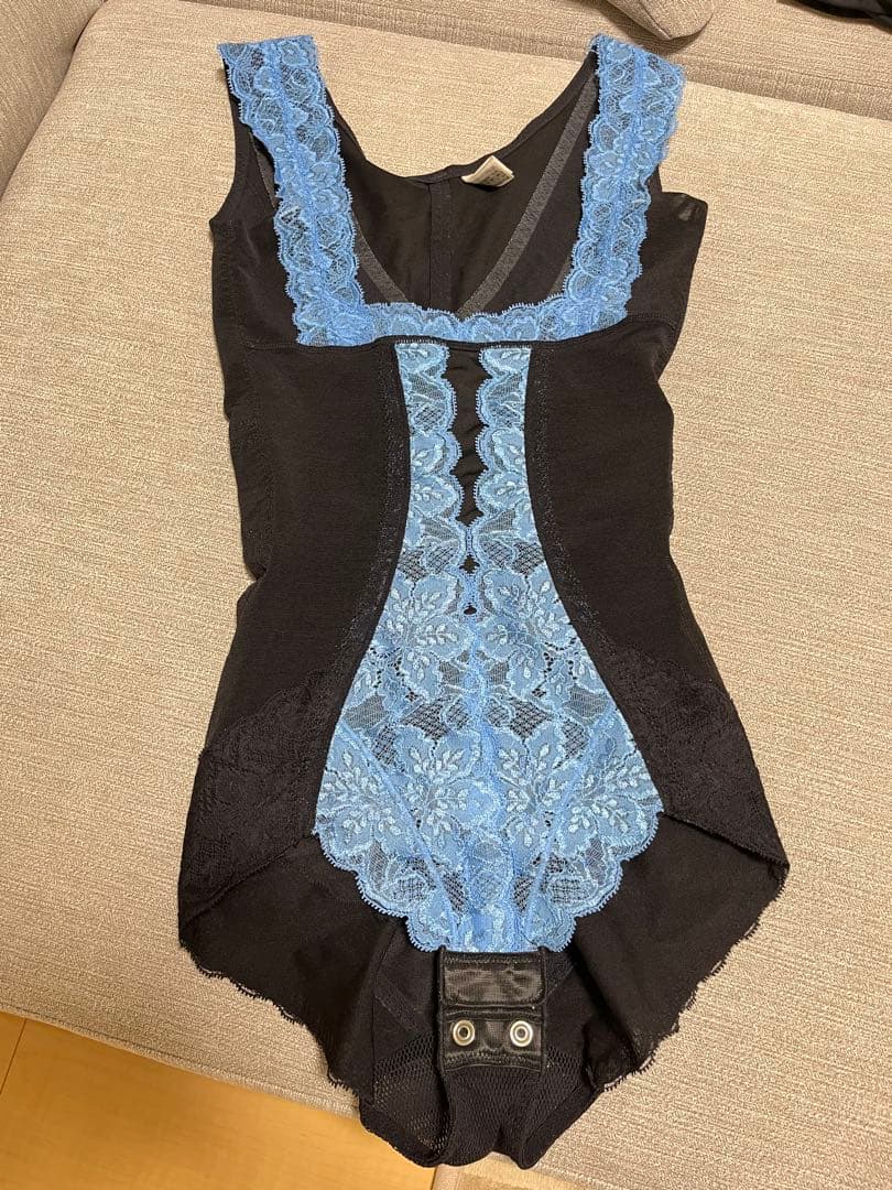 【値下げ】【美品】グラントイーワンズ　ララドール(袖なしボディスーツ) 2026年最新】ララドール グラントイーワンズの人気アイテム - メルカリ