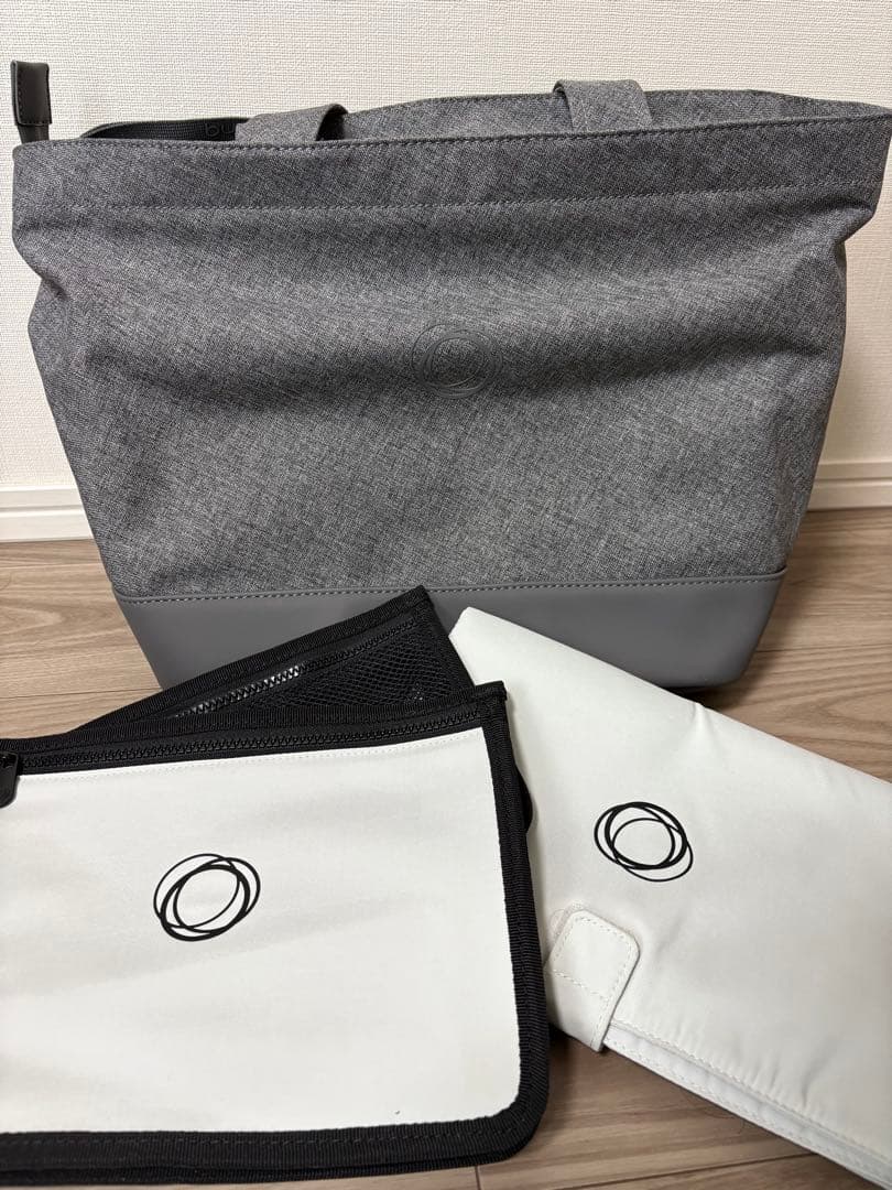 bugaboo グレー トートバッグ 収納ポーチ付き