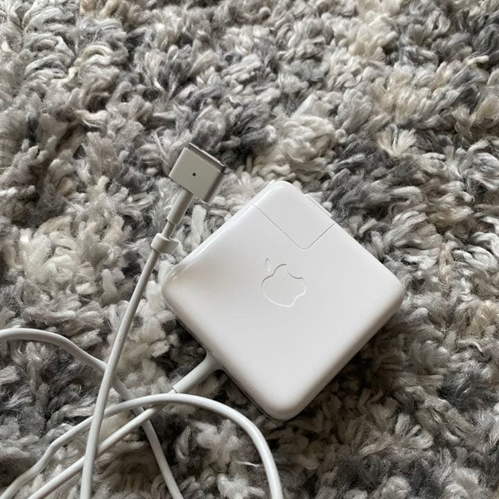 動作問題なし】MacBook Air 13インチ256GB UK配列Intel