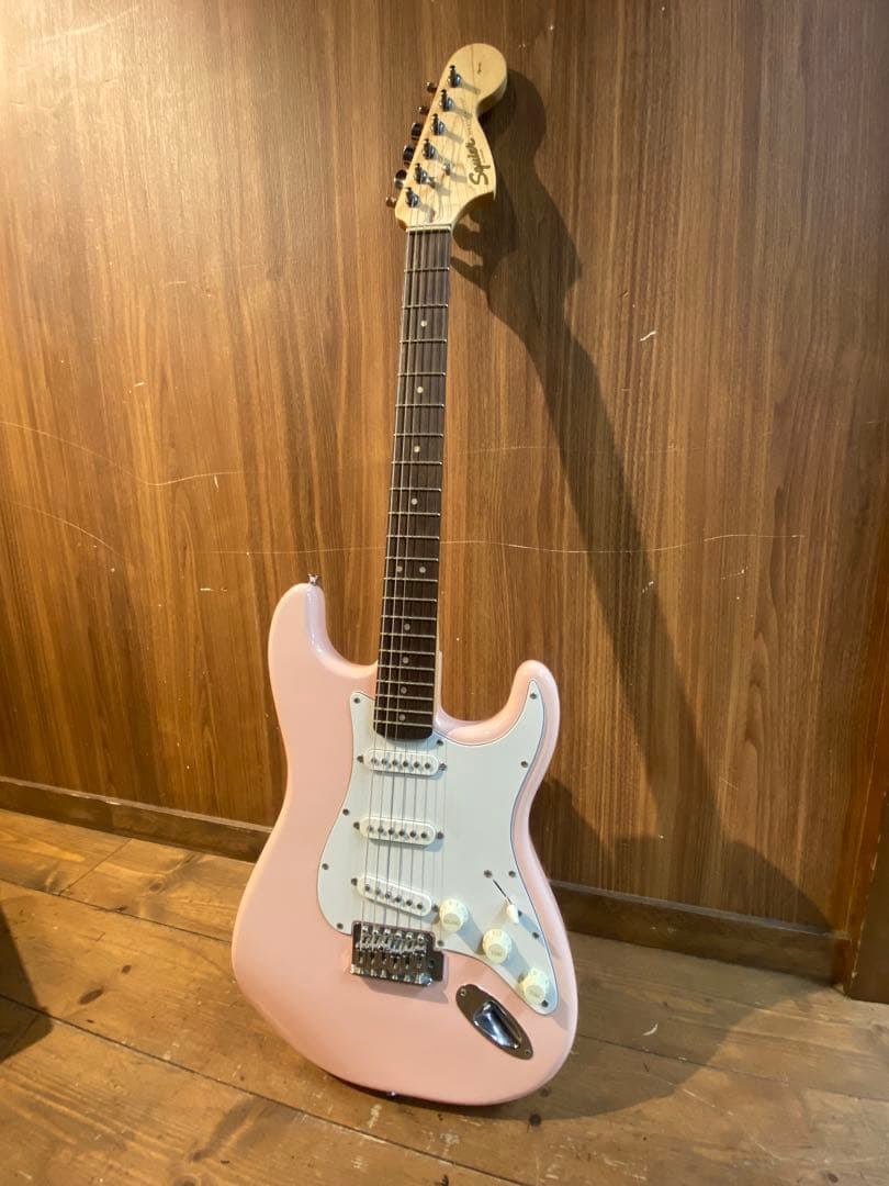 Squier by Fender ストラトキャスター　LST-MINI ピンク Amazon.com: Fender Squier 3/4-Size Kids Mini Strat Electric Guitar