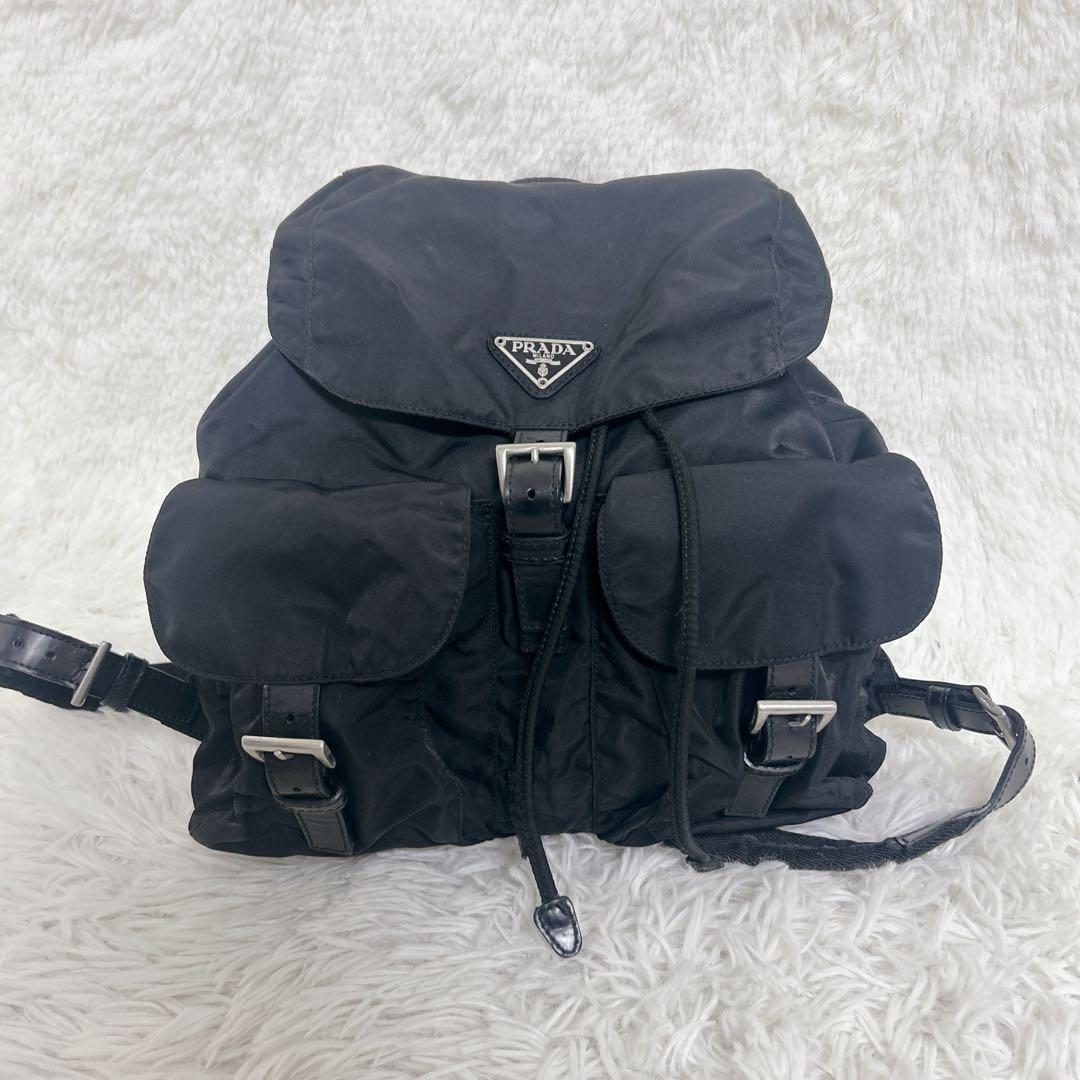 【美品】プラダ バックパック 三角ロゴ 巾着 ナイロン ブラック PRADA プラダバックパック リュックサック 巾着三角ロゴ ナイロン 黒