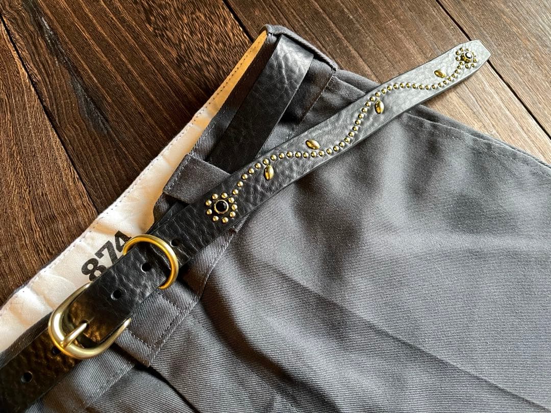 スタッズナローロングベルト　2.4cm　真鍮　シボ　フラワー　HTC CALEE