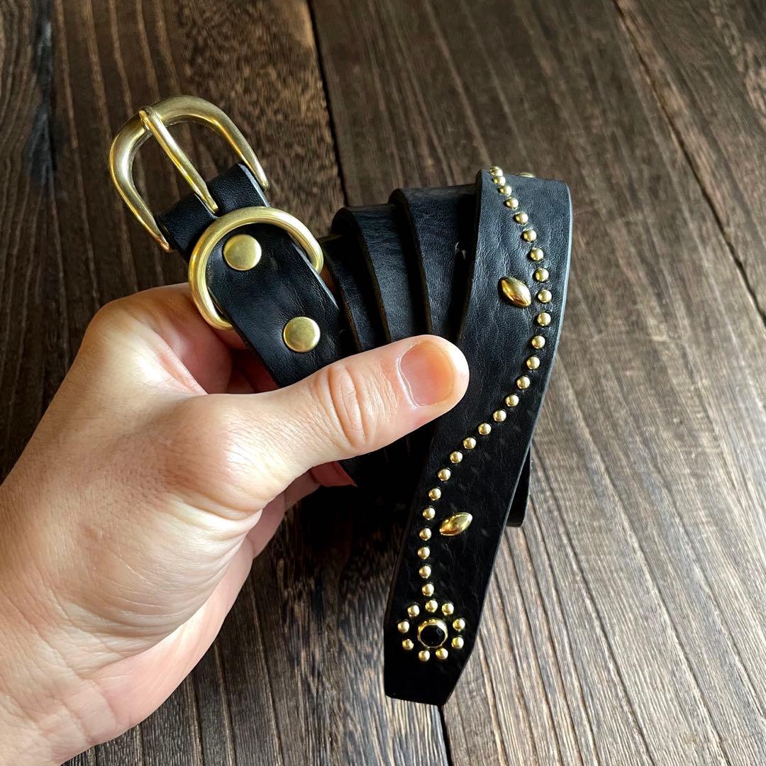 スタッズナローロングベルト　2.4cm　真鍮　シボ　フラワー　HTC CALEE