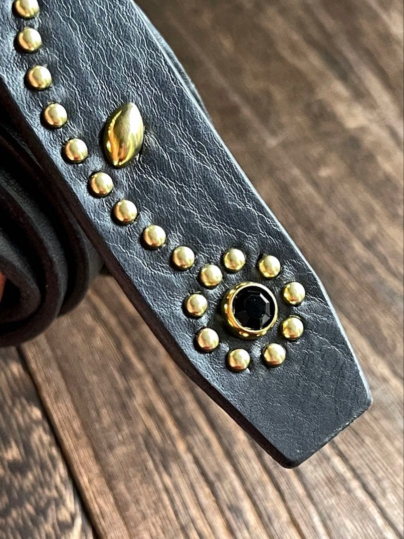 スタッズナローロングベルト　2.4cm　真鍮　シボ　フラワー　HTC CALEE