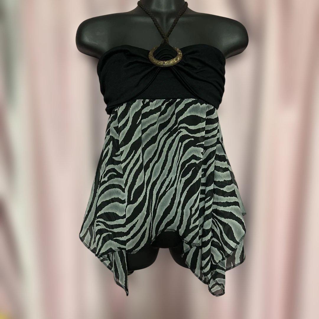 未使用　d.i.a ゼブラ柄ストラップレスキャミソール