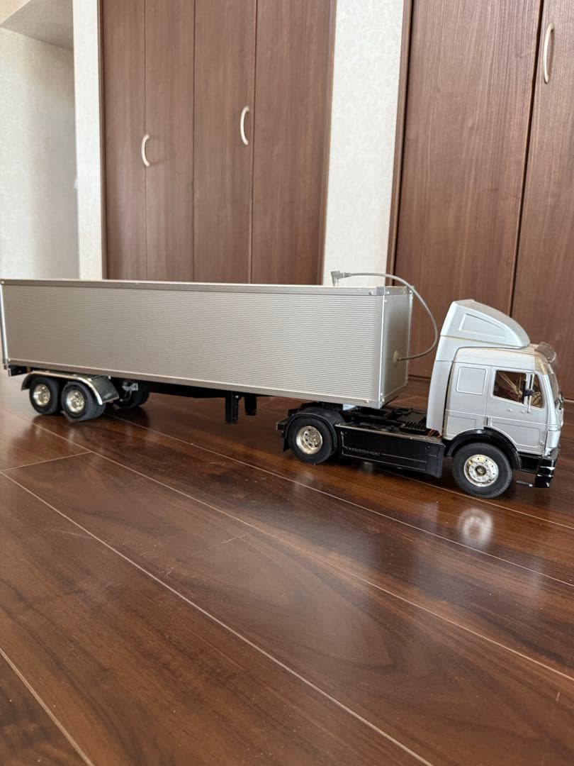 タミヤRCトラック メルセデスベンツトレーラー　ヘッド1/14 プロポ付ラジコン Amazon.co.jp: タミヤ 1/14 電動RCビッグトラックシリーズ No.65