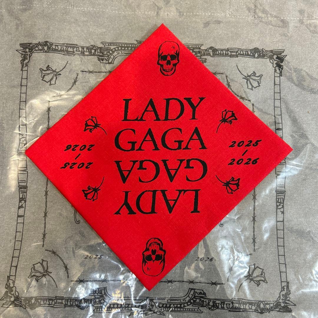 新品 レディーガガ ツアーグッズ バンダナ メイヘムボール 赤 黒