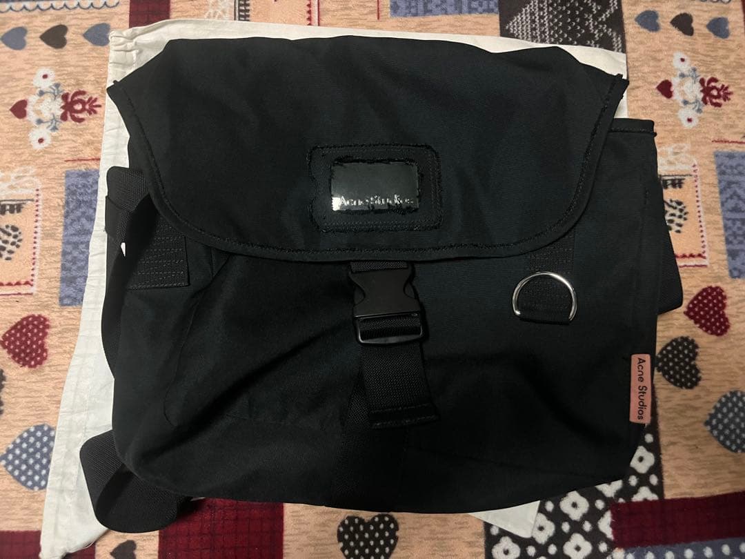 acne studios メッセンジャーバッグ　ショルダーバッグ
