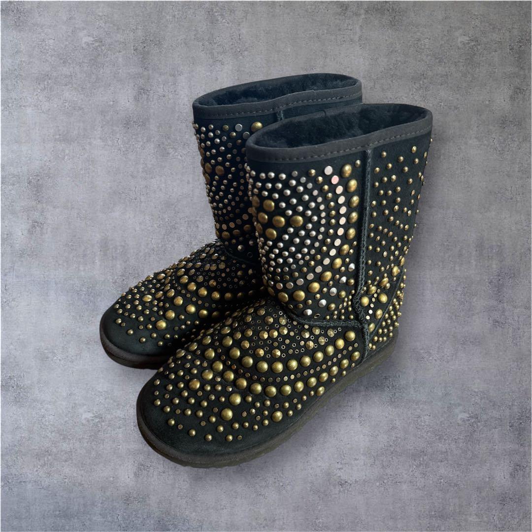 UGG & JIMMY CHOO スタッズムートンブーツ - メルカリ