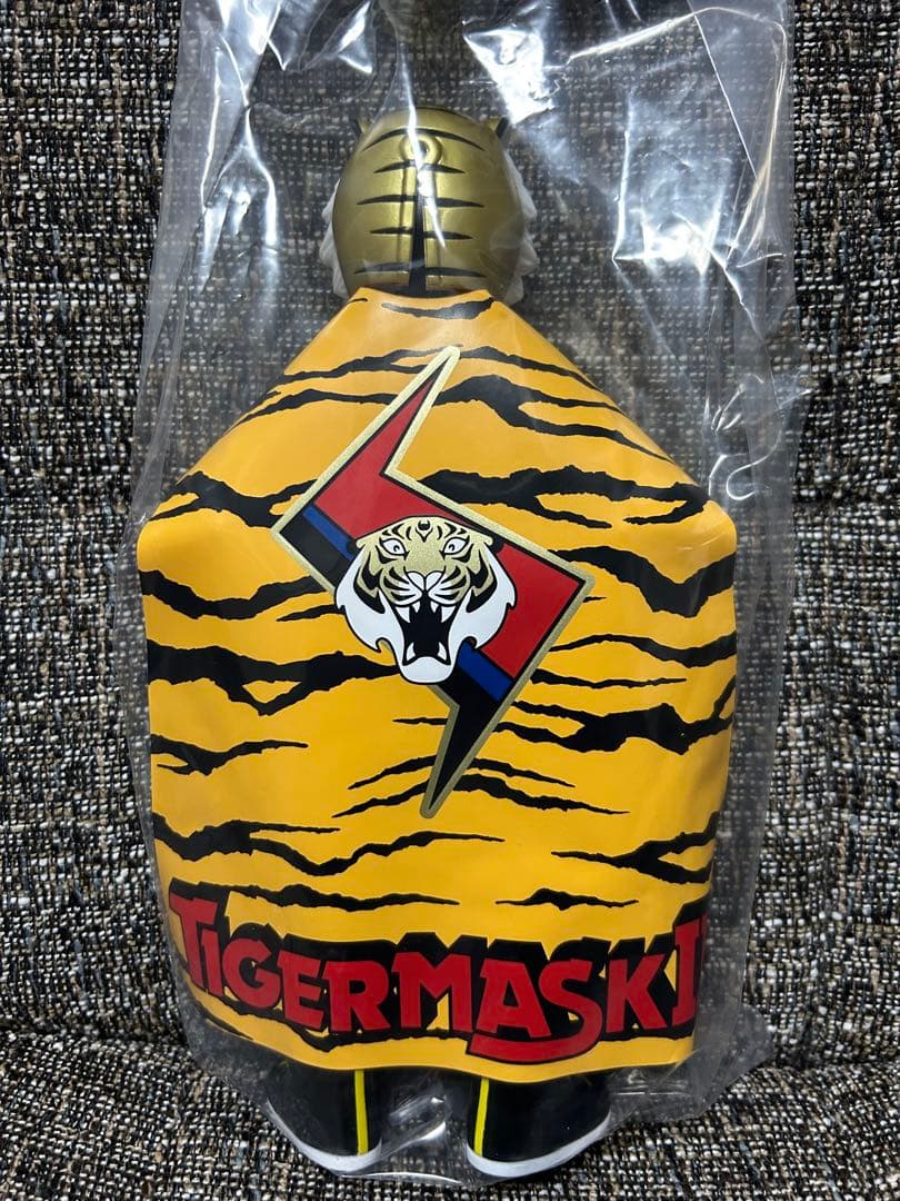 メディコム トイ×SFS ☆初代タイガーマスク（初期ゴールド版）ソフビ