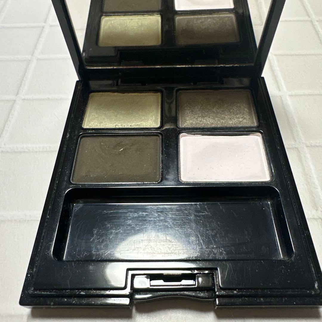 SUQQU ブレンドカラーアイシャドウ　02 苔玉　レア　入手困難　廃盤品 シグニチャー カラー アイズ / SUQQU(スック)(パウダーアイシャドウ