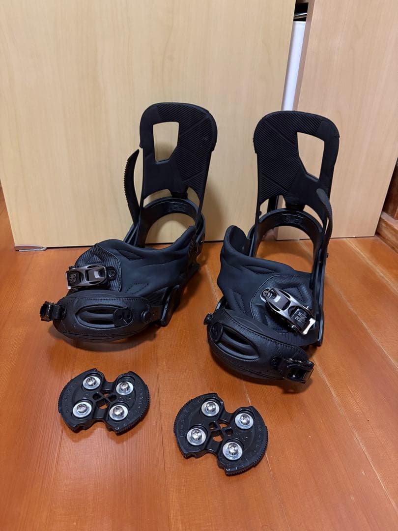 Burton Cartel ビンディング ブラック　バートン