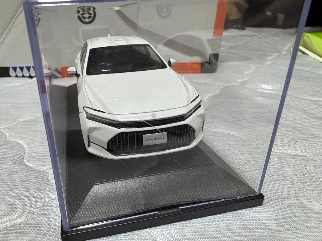 トヨタ クラウン セダン FCEV ブラックパッケージ カラーサンプル