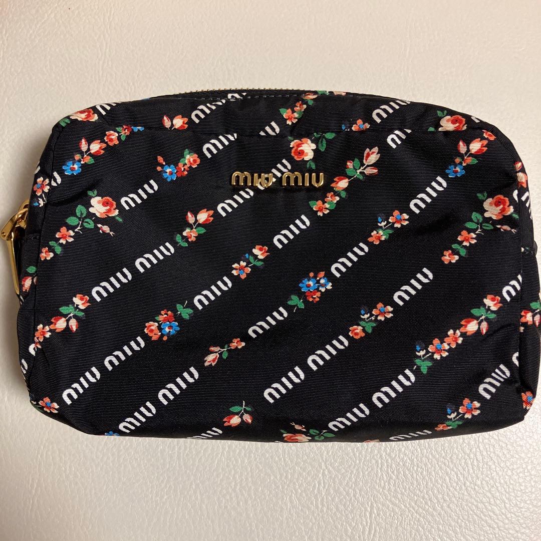 めーちゃん様 MIUMIUナイロン花 フラワー柄ポーチ 美品 正規品 Gカード・
