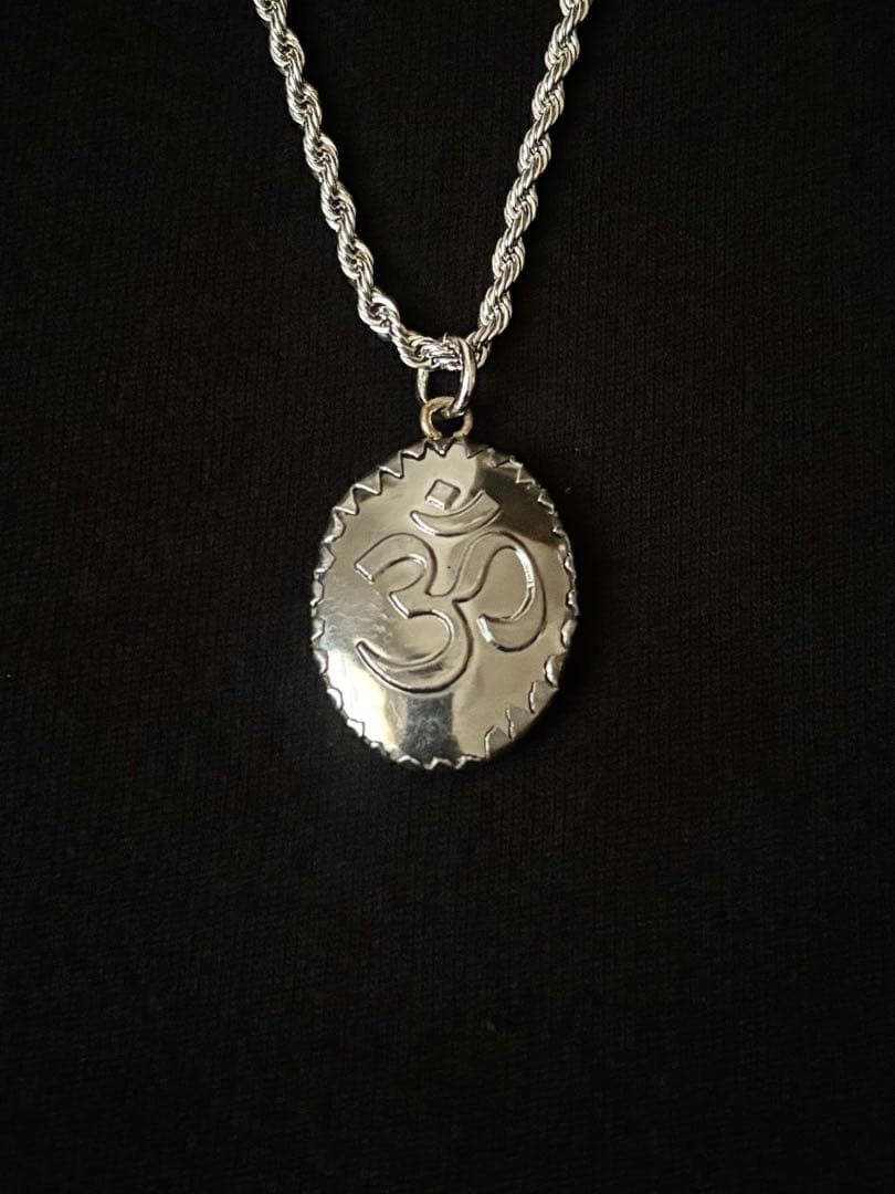 藤井風さん　【完売品】シヴァ《レッド》オームペンダント⭐︎おまけつき