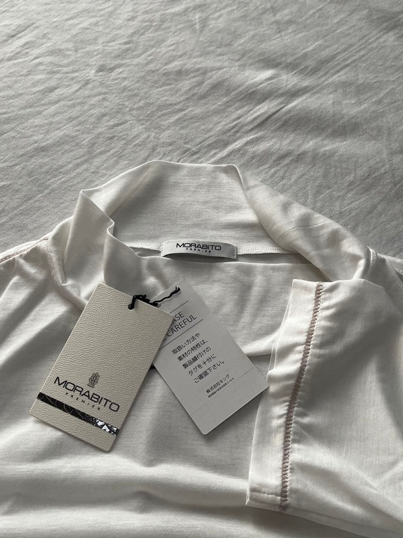 年度末セール‼️未使用モラビト プルミエ/ハイネック半袖カットソー 白