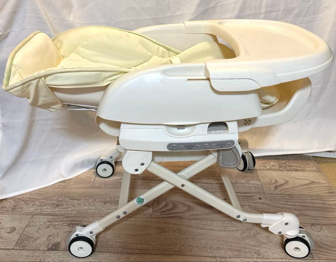 【combi】 ココリラ オートスウィング ハイローチェア 電動 動作確認済み ネムリラ ベビーラック ハイローベッド ハイローラック ハイローチェア