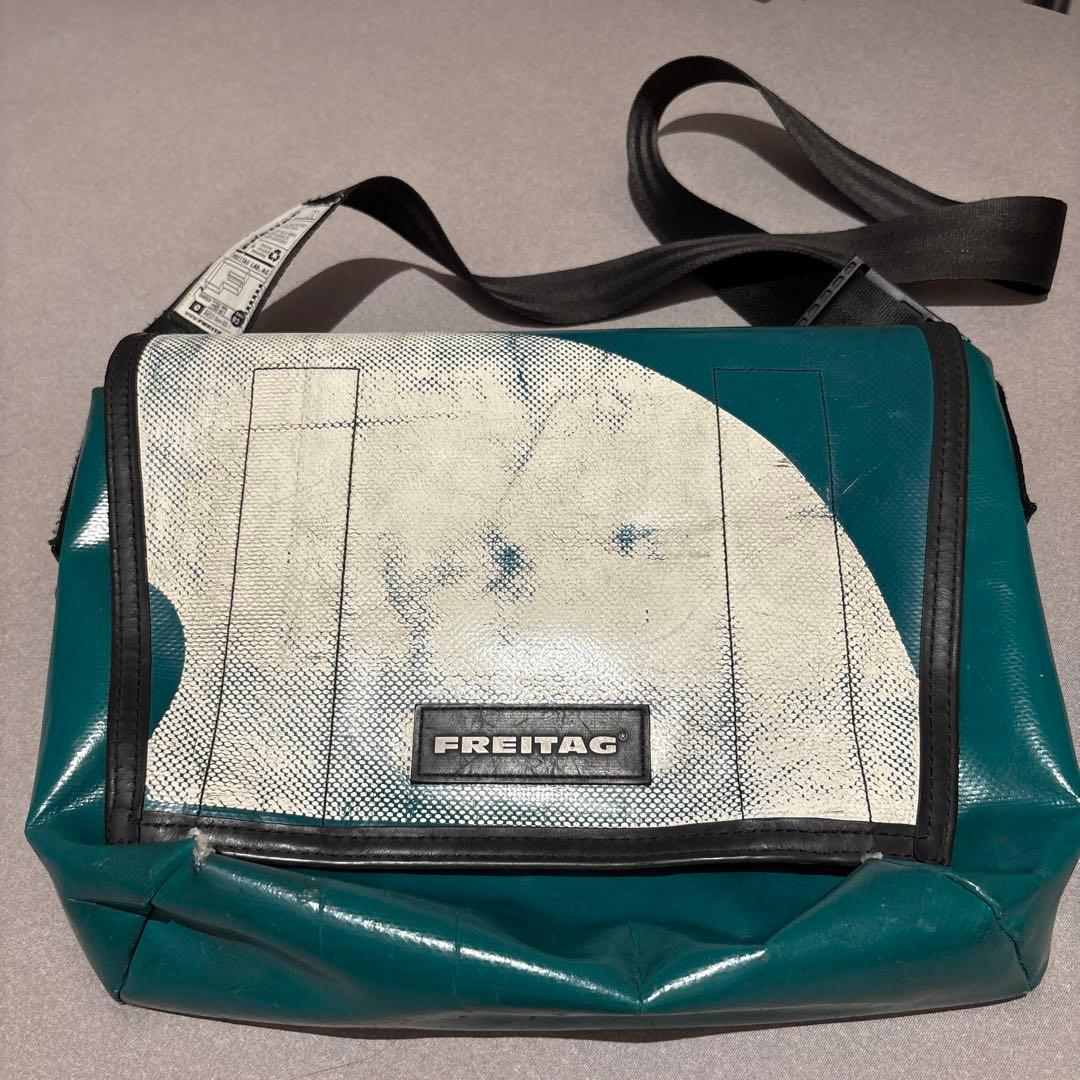 FREITAG 　フライターグ　メッセンジャーバッグ グリーン　緑と白