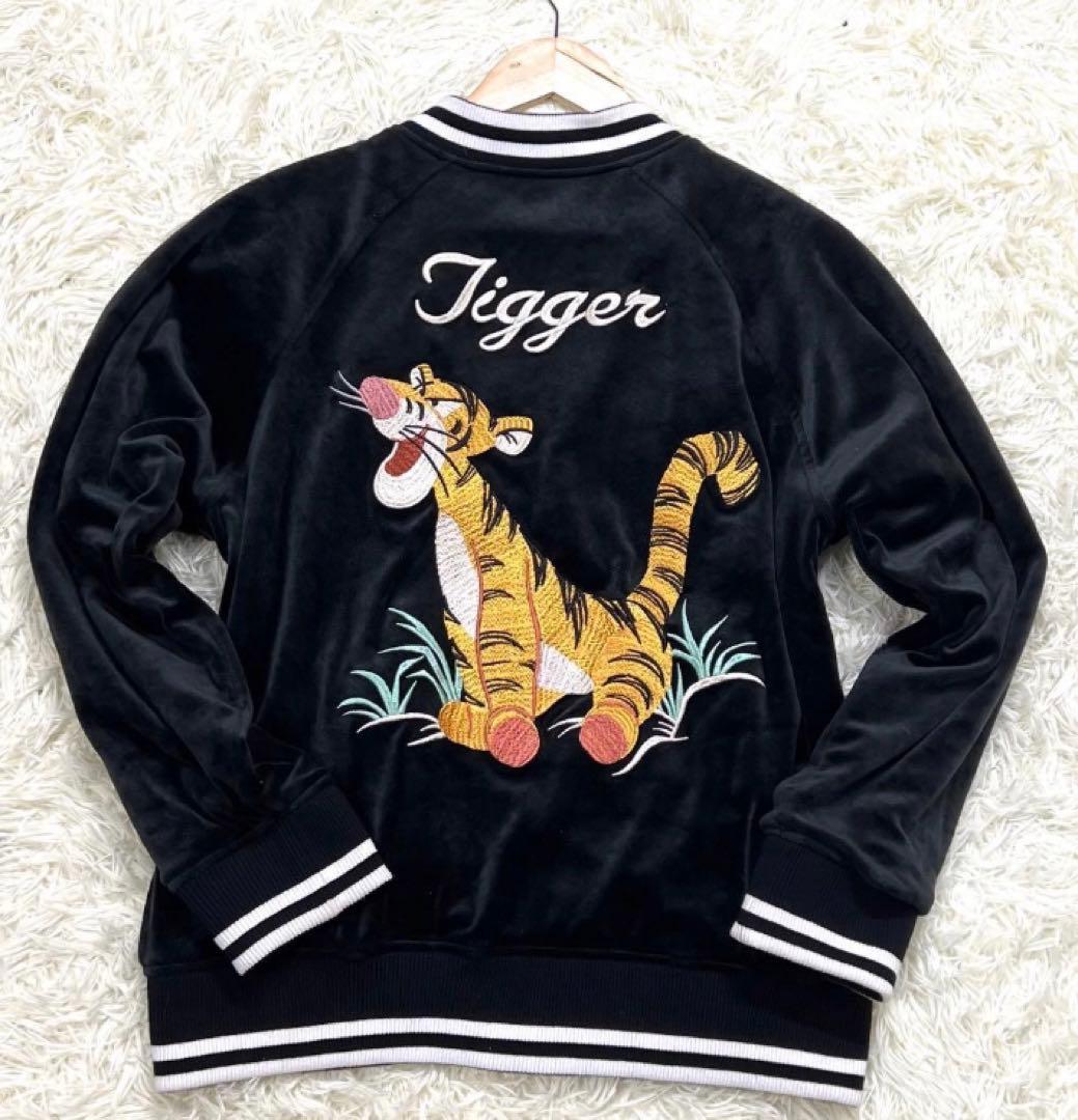 【美品】ディズニーリゾート　ティガー　スカジャン　ベロア　ブラック　Lサイズ