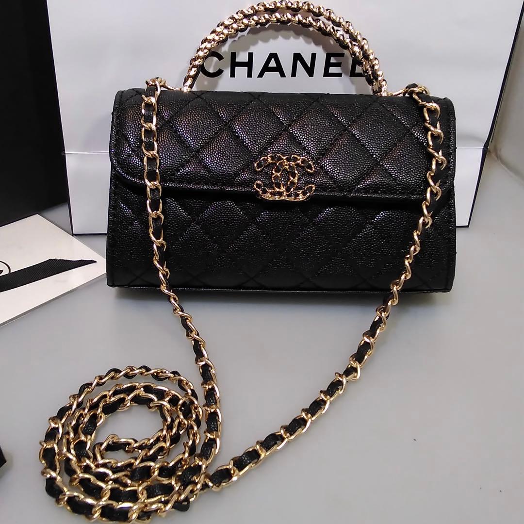 CHANEL(シャネル)ノベルティ ブラックショルダーバッグ　ブラックシャドー