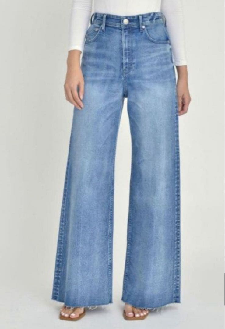 未着用✨ヤヌーク　ワイドフレア　23