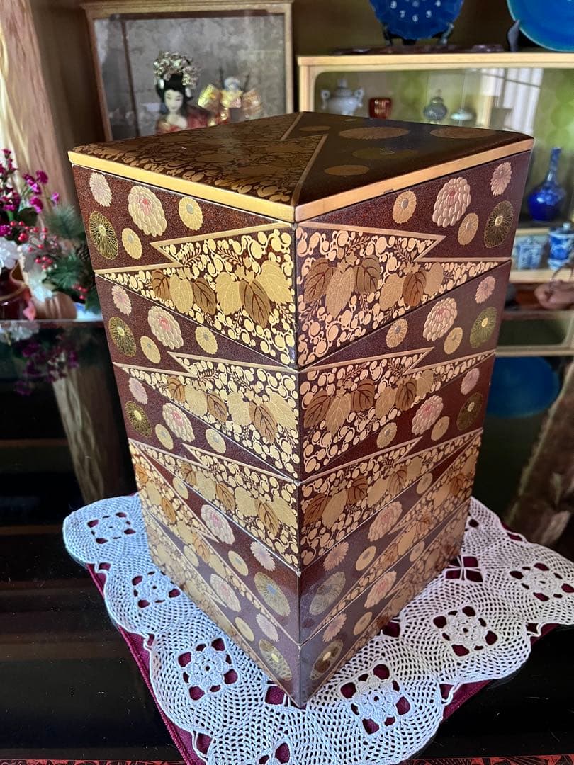 重箱 江戸後期 和骨董 自宅蔵出し 漆塗り漆器工芸品 会津塗とは。秀吉の采配から戊辰戦争の受難まで | 中川政七商店の読みもの
