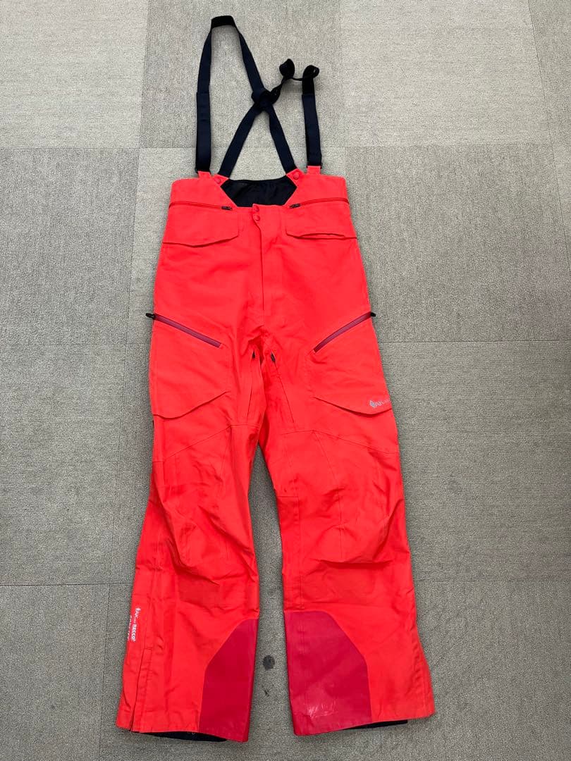 Burton [ak] 457 Guide Pants ビブパンツ　Sサイズ