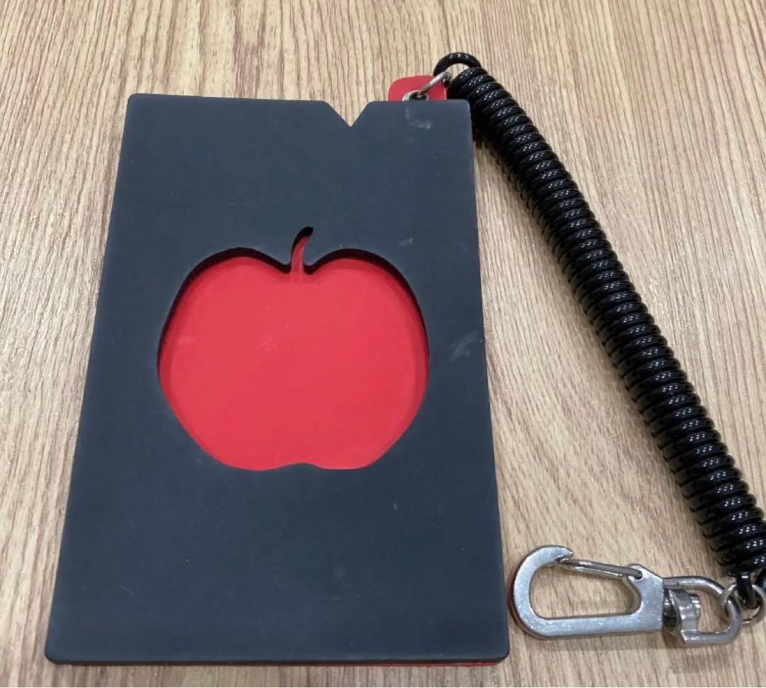 Mrs. GREEN APPLEパスケース - メルカリ