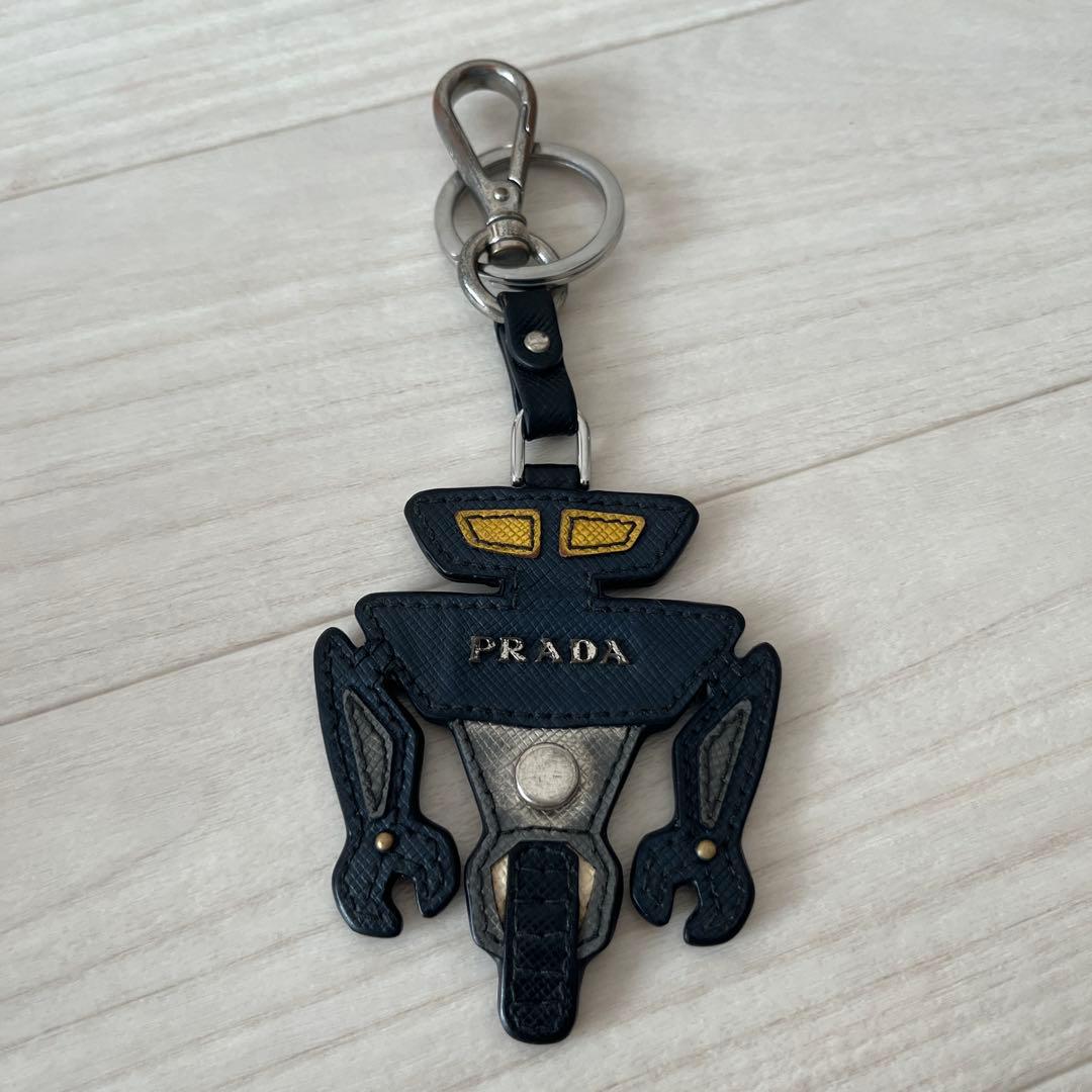 PRADA ロボット レザーキーホルダー 楽天市場】PRADA プラダ Saffiano Leather Robot Keychain Trick キー