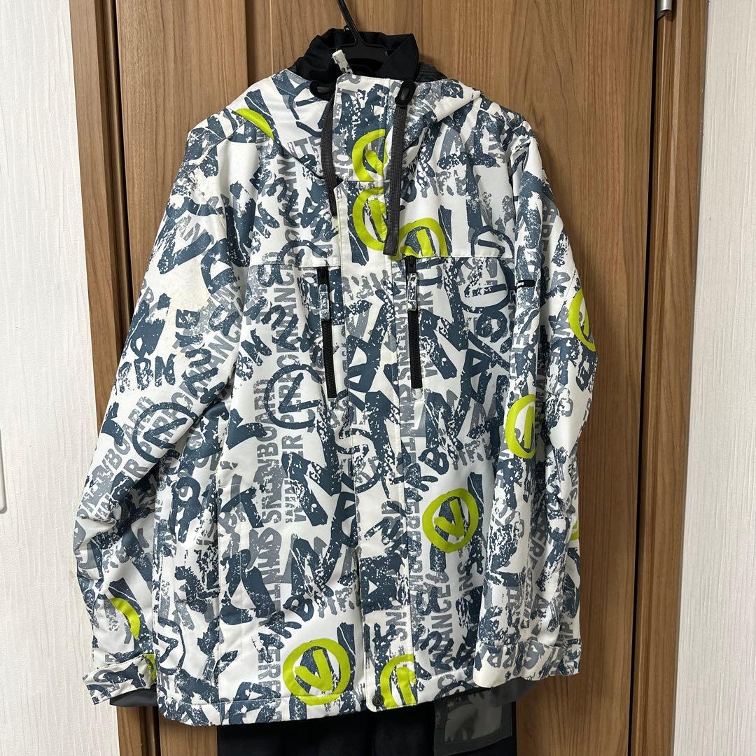 スノーボードウェア上下セット　Lサイズ