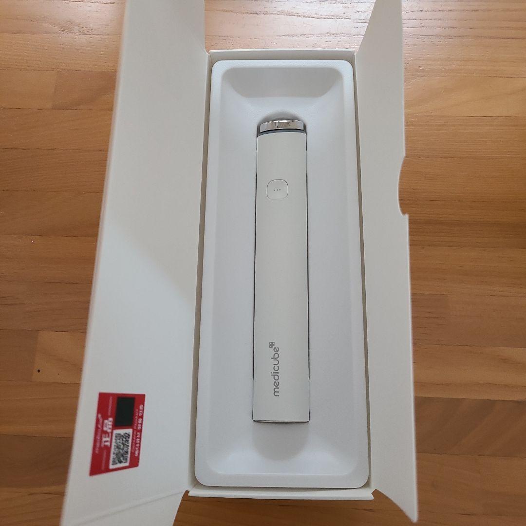 メディキューブ　ブースタープロミニ　白 新商品】コスパ最強の美顔器が発売？！大人気のブースタープロのミニ