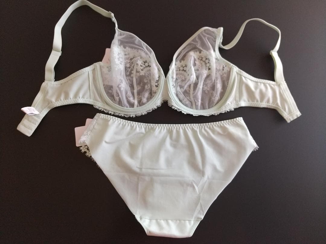 SALE‼ FR85F&2《Simone Perele》シモーヌペレールWish