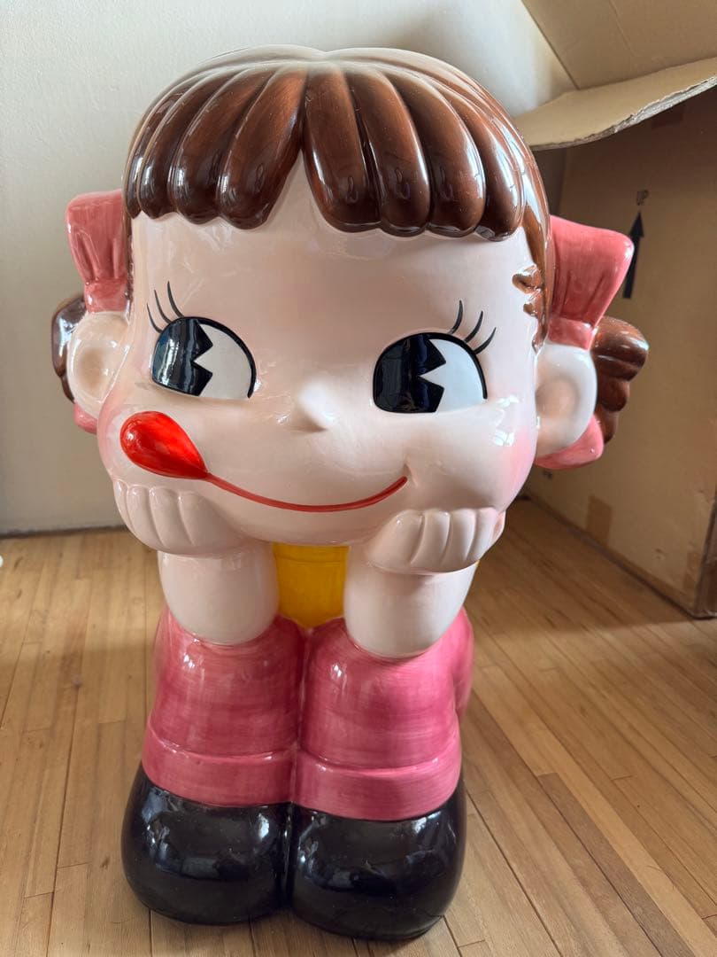 《希少》不二家　ジャンボペコちゃん　置物　陶器製　《非売品》