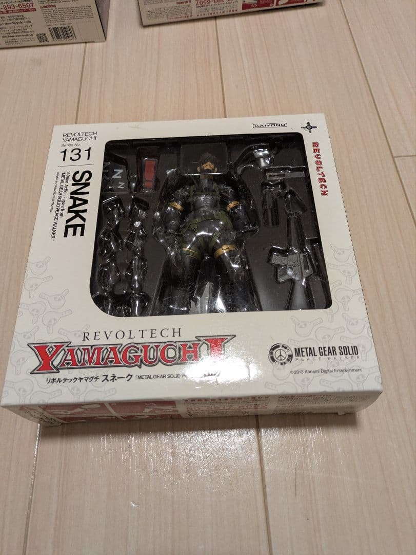 REVOLTECH スネーク　メタルギアソリッド