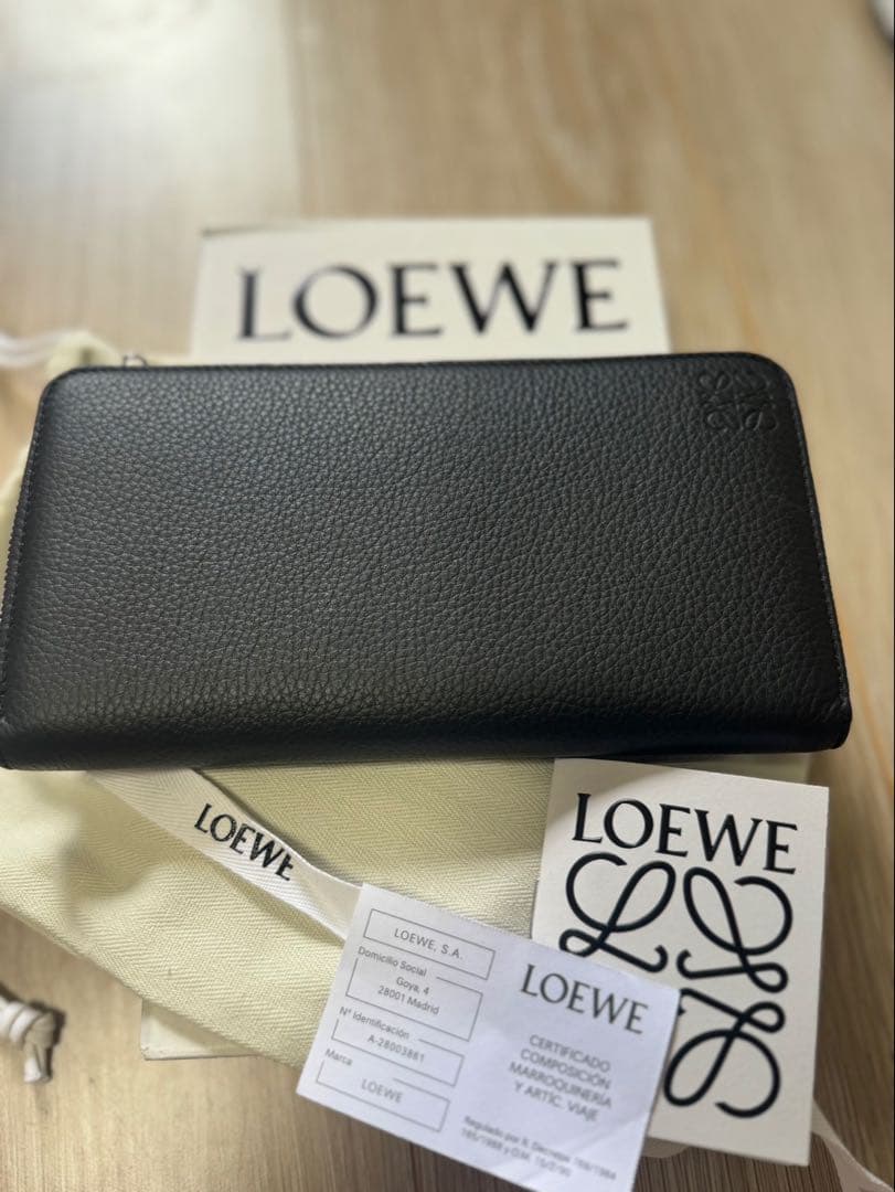 LOEWE ブラック 長財布