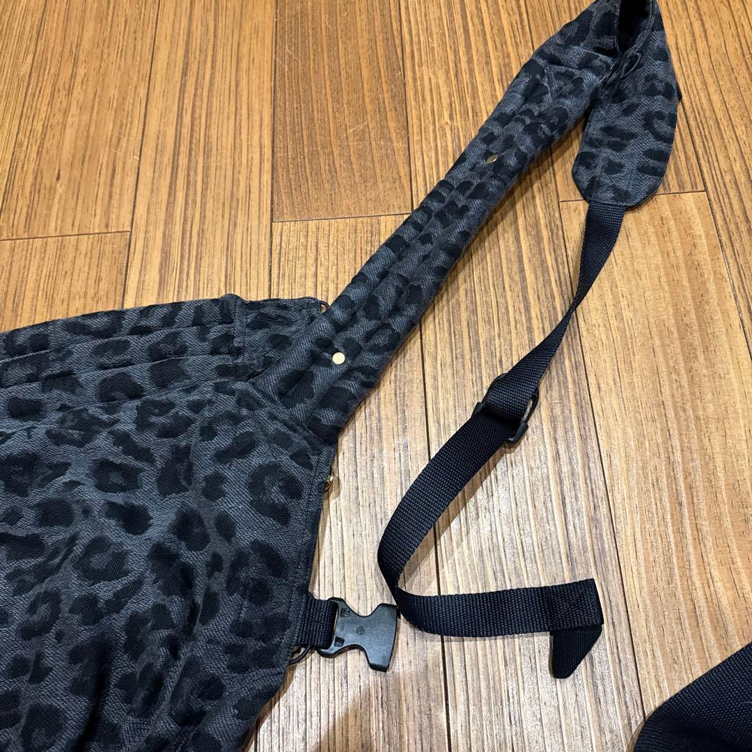 アーティーポッペ 抱っこ紐 ヒョウ柄 レオパード - メルカリ