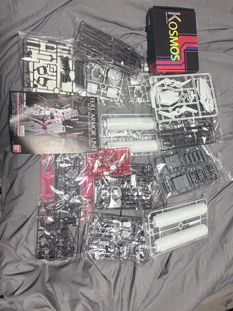 PG ユニコーン　フルアーマーユニット +KOSMOS LEDUNIT PG 1/60 RX-0 ユニコーンガンダム用 FA拡張ユニット│株式会社