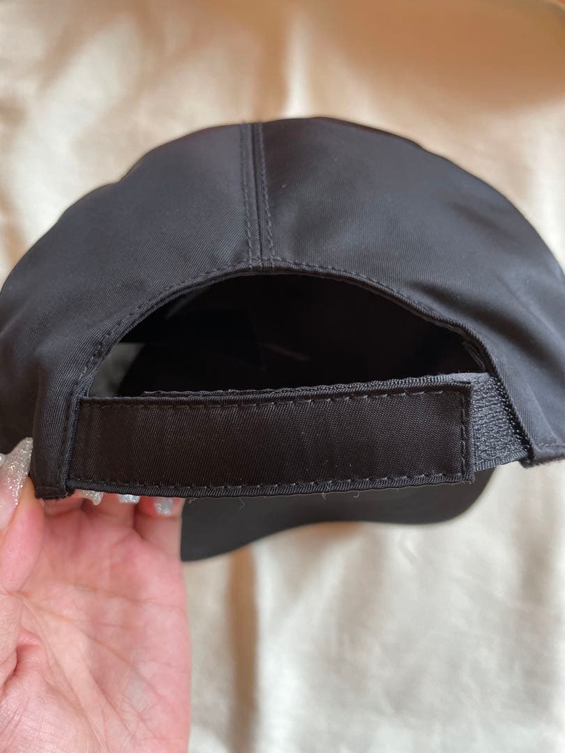 プラダ ナイロン キャップ レディース S 機内コーデ - メルカリ