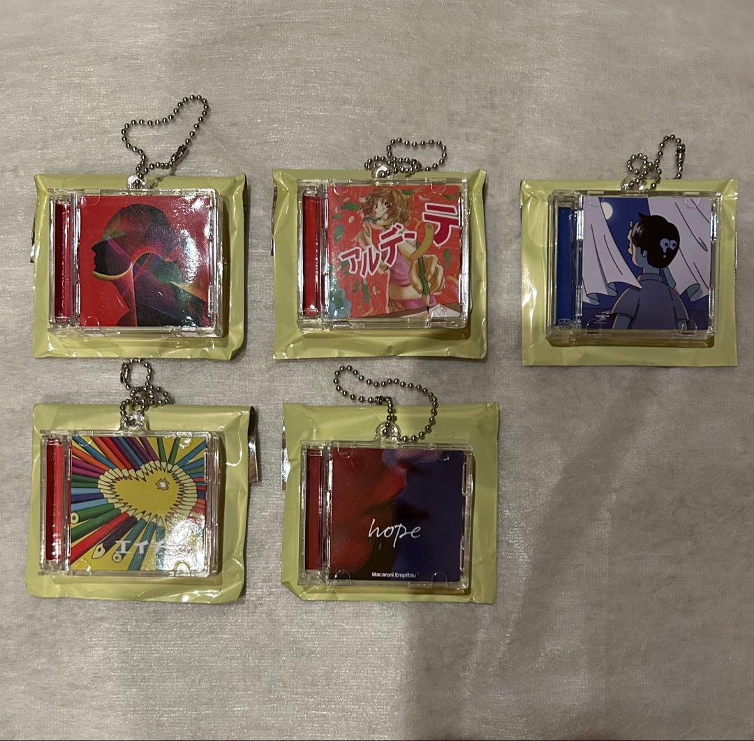 マカロニえんぴつ ミニチュアCD風 キーホルダー - メルカリ