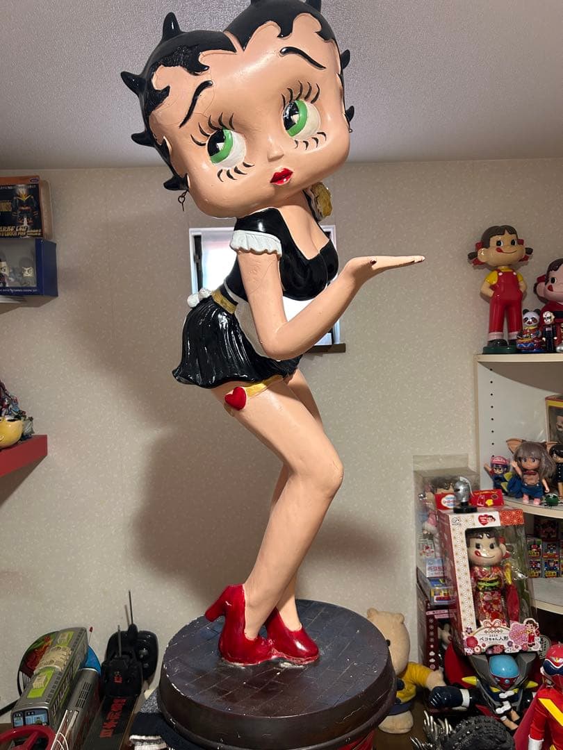 激レア　Bettyboop　ベティちゃん　特大90センチ！　セクシー アメリカ90年代セクシーに座りバラを持つベティちゃんの陶器オブジェ