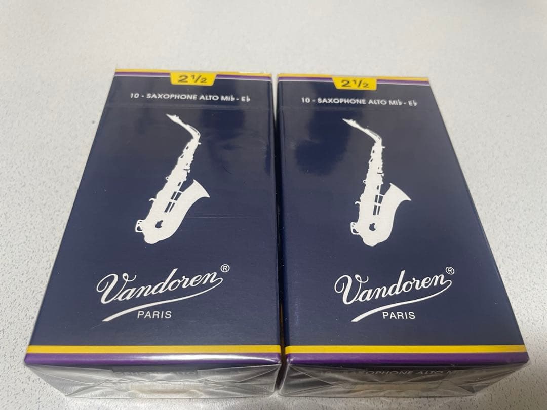 Vandoren アルトサックスリード 2 1/2 10枚入り2箱 Amazon | バンドーレン アルトサクソフォンリード トラディショナル 2
