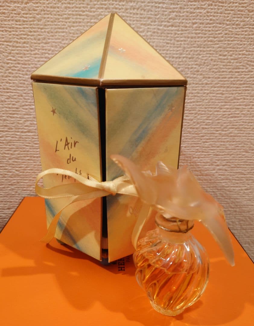 ニナリッチ　香水　L’Air du Temps